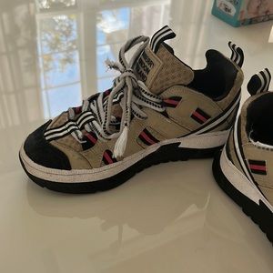 Boys, Burberry, tennis shoes